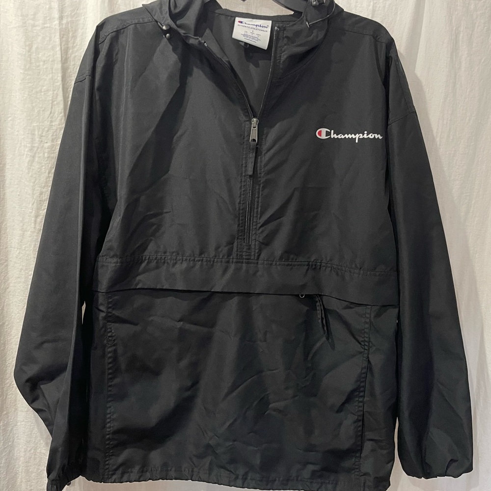 Men’s Champion packable windbreaker pullover size Large